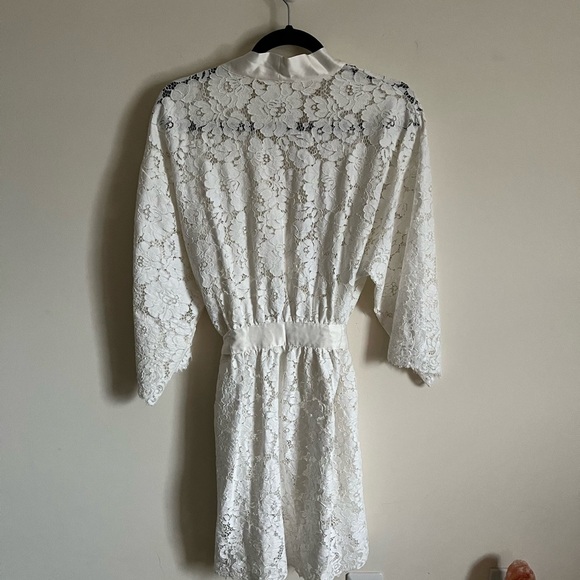 Soma White Lace Crochet Satin Wrap Robe Intimates Sleepwear Sz S/M EUC - Picture 6 of 15
